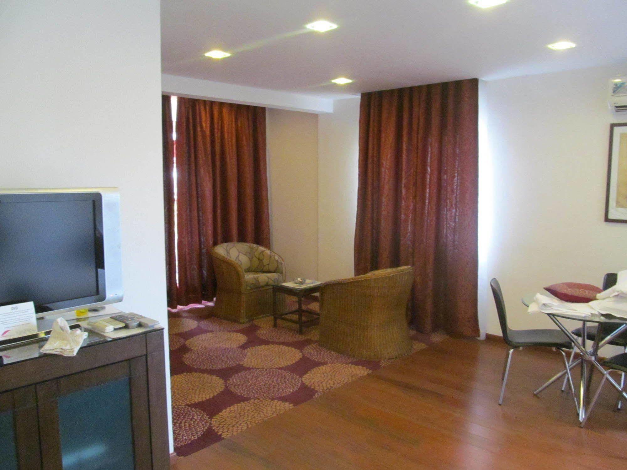 Shilton Residence Bangalore Esterno foto
